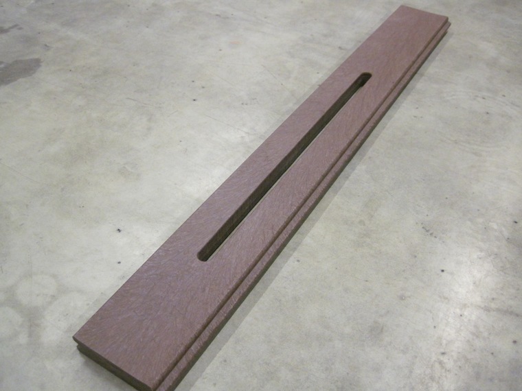 Der Lüftungsschlitz ist ohne gefährliche Kanten, alles ist abgerundet und kann nicht splittern!